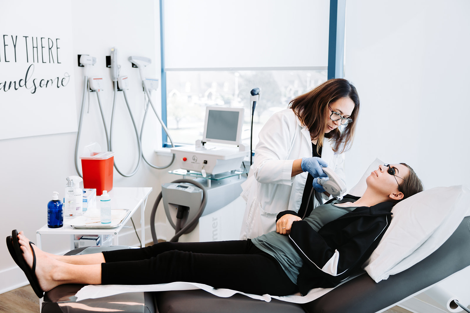 Johanna Molina, CRNP, treating a patient at Urbana Dermatology